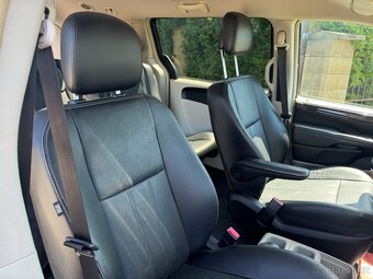 Chrysler Lancia Voyager 3.6 Navi Go RT Kůže 2012 - 9