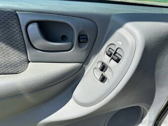 Chrysler Grand Voyager 2.8 CRD - 9