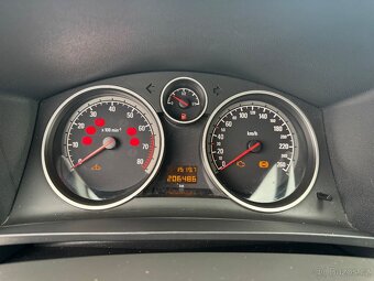 Opel Zafira 1,6i 77kW, dovoz Švýcarsko - 9