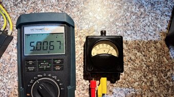 Ruční analogový voltmetr AC/DC 0-6V, 0-300 V - 9