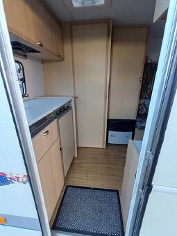 Karavan Bürstner + velký předstan + nová STK + 100 km/h - 9