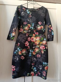 ŠATY S KVĚTY - 9