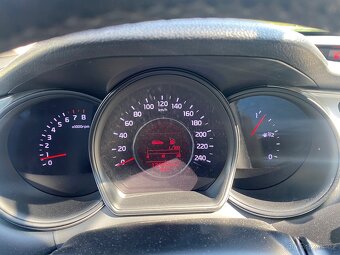 Kia ceed - 9
