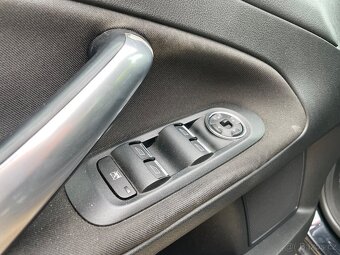 Ford Mondeo 1.8 TDCI kombi - 9