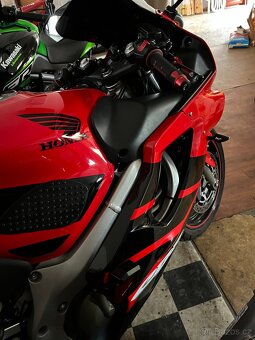 Honda CBR 600F - 9