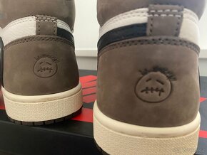 Nike Air Jordan 1 - 9