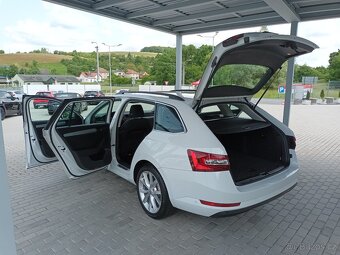 Škoda Superb 1,8 TSI,132KW,SERVISKA,TAŽNÉ, - 9