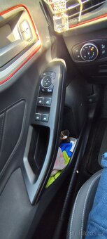 Prodám Ford Focus hatchback 96kw - 9