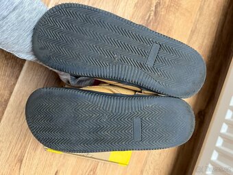 Barefoot boty a Tarmak 33, Hellys koloboty 33 - 9