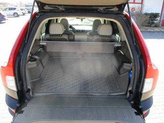 VOLVO XC90 2,4D5 147kw AWD Momentum Geartronic DPH 2012 - 9