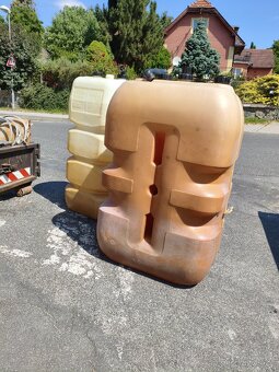 Plastová nádrž - 9