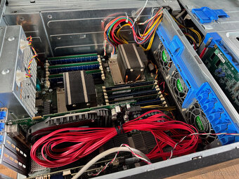 Supermicro X8DAH, 2x Xeon X5550, 12Gbram - 9