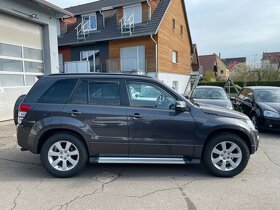 Suzuki Grand Vitara 2.4i Comfort AUT. benzín 124kw - 9