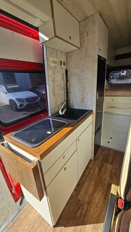 2017 bydlík velmi pěkná vestavba obytné auto - 9