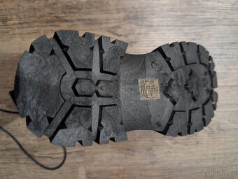 Prodám krabici dámského oblečení a boty - 9