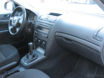 ŠKODA OCTAVIA COMBI 1.4 TSI, 2010, 152000 KM - 9