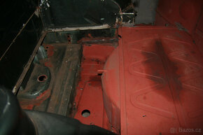 Tatra 613-4 karoserie po opravě - 9