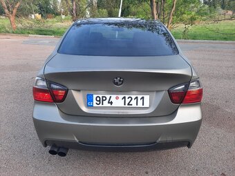BMW 325i++E90++160KW++MANUÁL++ - 9