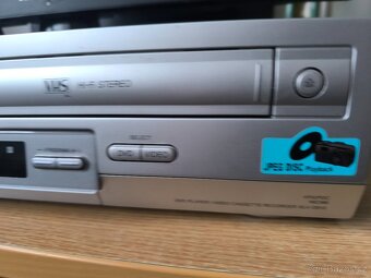 SONY - D910 - 9