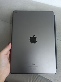 Apple iPad 10.2 (2021) - 9