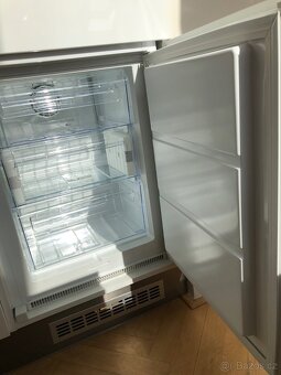 Kuchyňská linka s komplet spotřebiči - 9