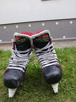 🧊 Hokejové brusle BAUER VAPOR X3.7 - 9