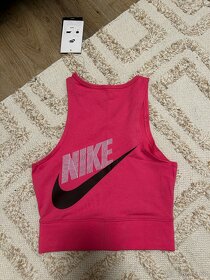 Nove tricko na cviceni Nike s visackou - 9