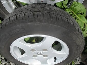 ALU kola PEUGEOT 4x108 5,5x14 s pneu 175/70 R14 - 9