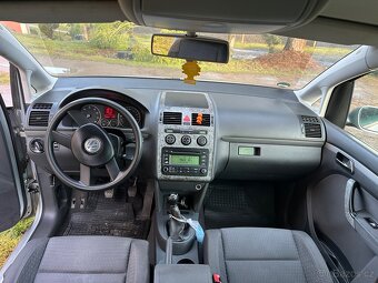 Volkswagen Touran 2.0 benzín, 110 kW, 2004 - 9