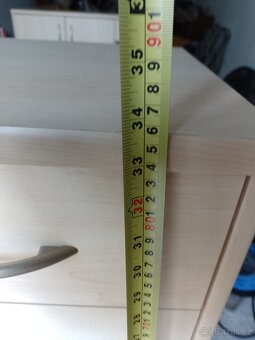 Dvě stejné komody - 9
