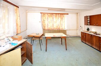 Prodej venkovské usedlosti v Předoníně s dvěmi stodolami na - 9