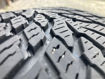 Alu kola pro OPEL ZAFIRA C 5x115 zimní NOKIAN 225/50R17 - 9