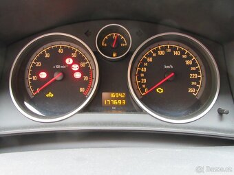 Astra 1,6 i - 9