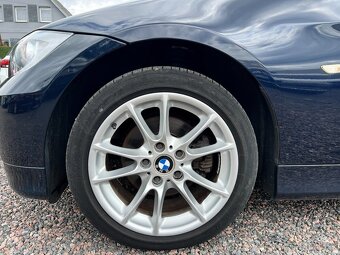 BMW 320i 110 kW Výhřevy,Klima,Alu,Stav - 9