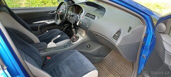 Honda Civic 1.8 i-vtec - 9
