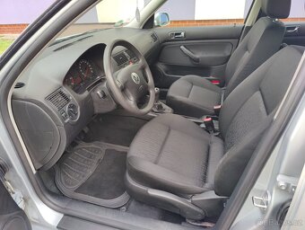 Volkswagen Golf 1,4i 16V / klima / 5-dveří / - 9