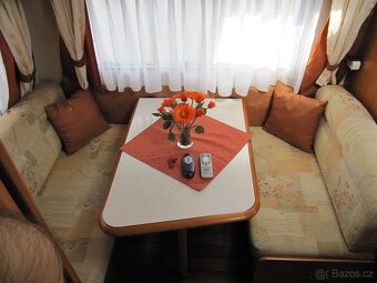 Prodám karavan Hobby 400 sf,model 2008 + mover, klima ,stan - 9
