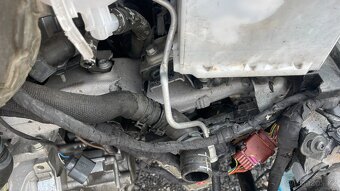 Volkswagen eUP 61kW 36kWh - havarovaný - pojízdný - 9