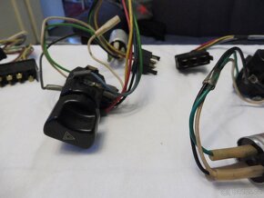 Různé části elektroinstalace k palubní desce Škoda 105/120 - 9