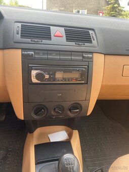 Škoda Fabia combi 1,4 16v 74kw Elegance - 9