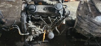 Motor 1.9 tdi 66 kw AGR vw golf skoda octavia - 9