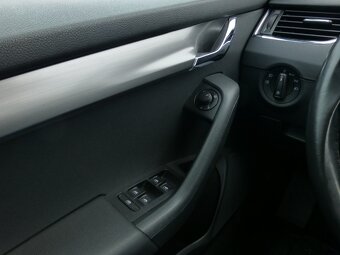 Škoda Octavia combi 2.0 TDI 110kw, R. 2017, pohon 4x4 - 9