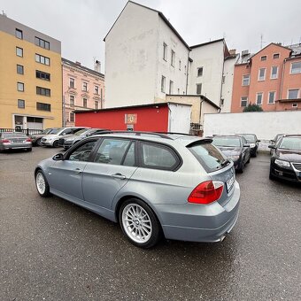 BMW 320i E91 manuál - 9