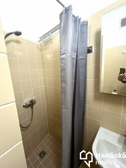 Pronájem velmi pěkného bytu 1+1 v centru Olomouce - 9