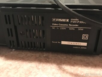 VHS videorekorder Fisher s vadou - 9