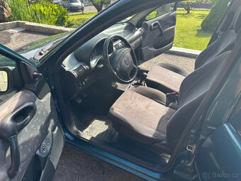 Opel Corsa 1,4i 44kW r.v.1997 najeto 175tis.km - 9