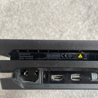 PS4 Pro 1TB - 9