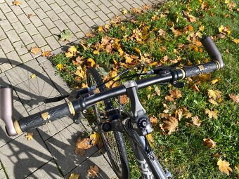 28" trekové kolo Rock Machine CROSSRIDE 500 rám M 17.5" - 9