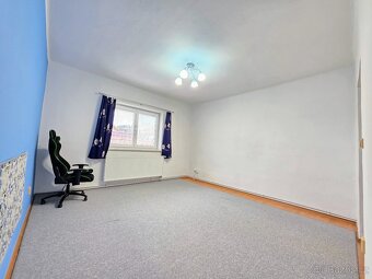 prosluněný zděný dům 4+1 s garáží a zahradou 600m2 - 9