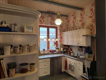 Kuchyňská linka v rustikálním stylu, vč. spotřebičů,č. 3956 - 9